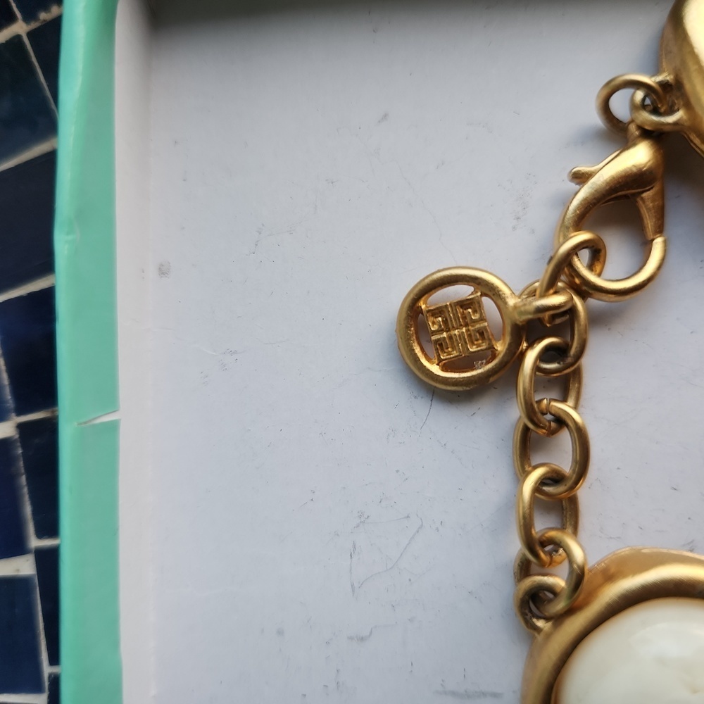 GIVENCHY "VINTAGE" STAMPED Bracelet - Picture 2 of 3